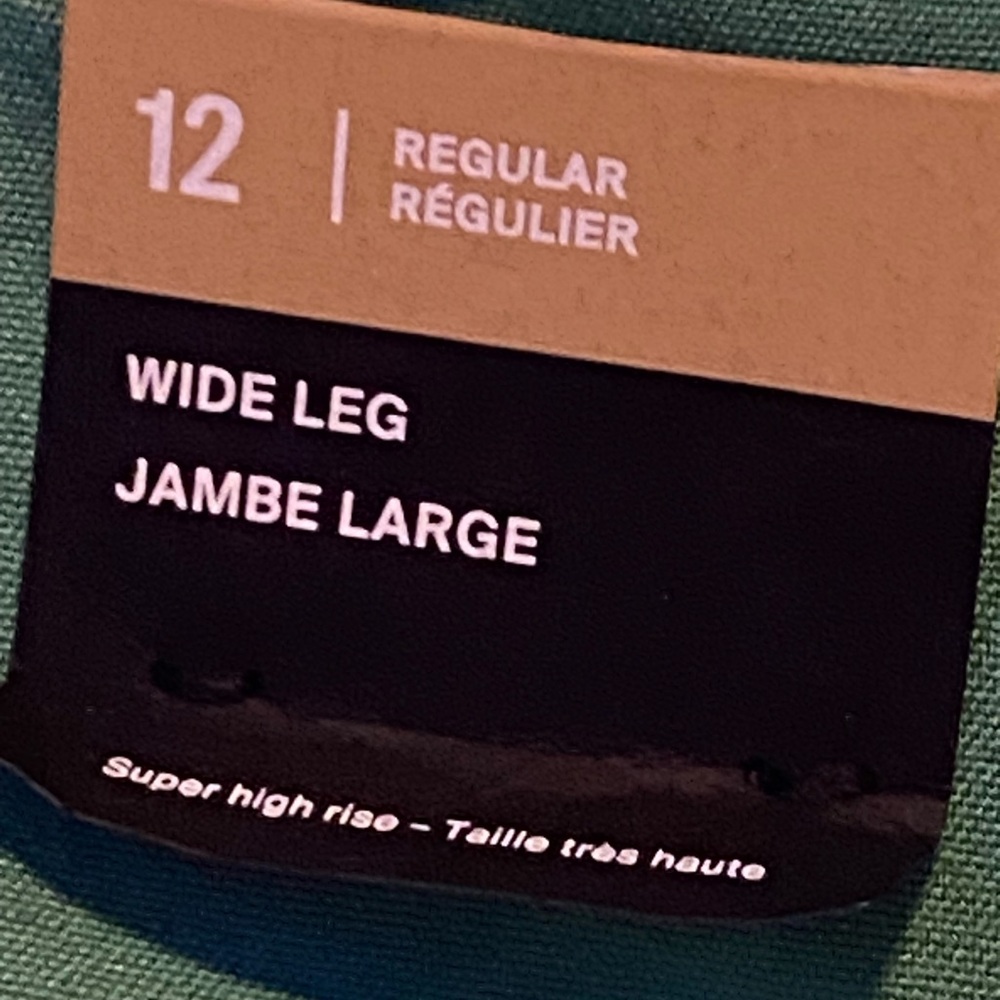 NWT Vibrant green wide leg dress pants, Reitman’s. Size 12